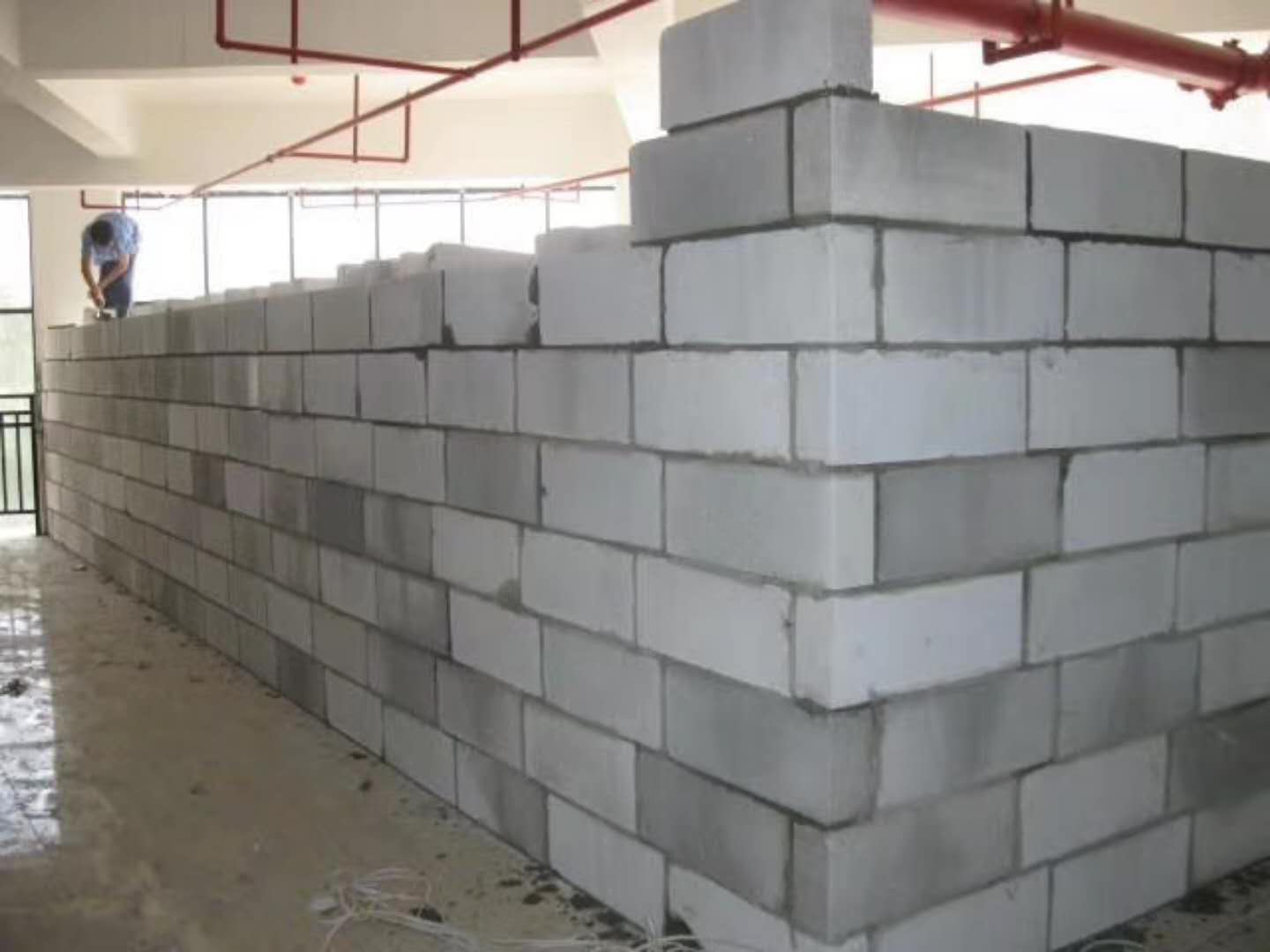 芝罘蒸压加气混凝土砌块承重墙静力和抗震性能的研究