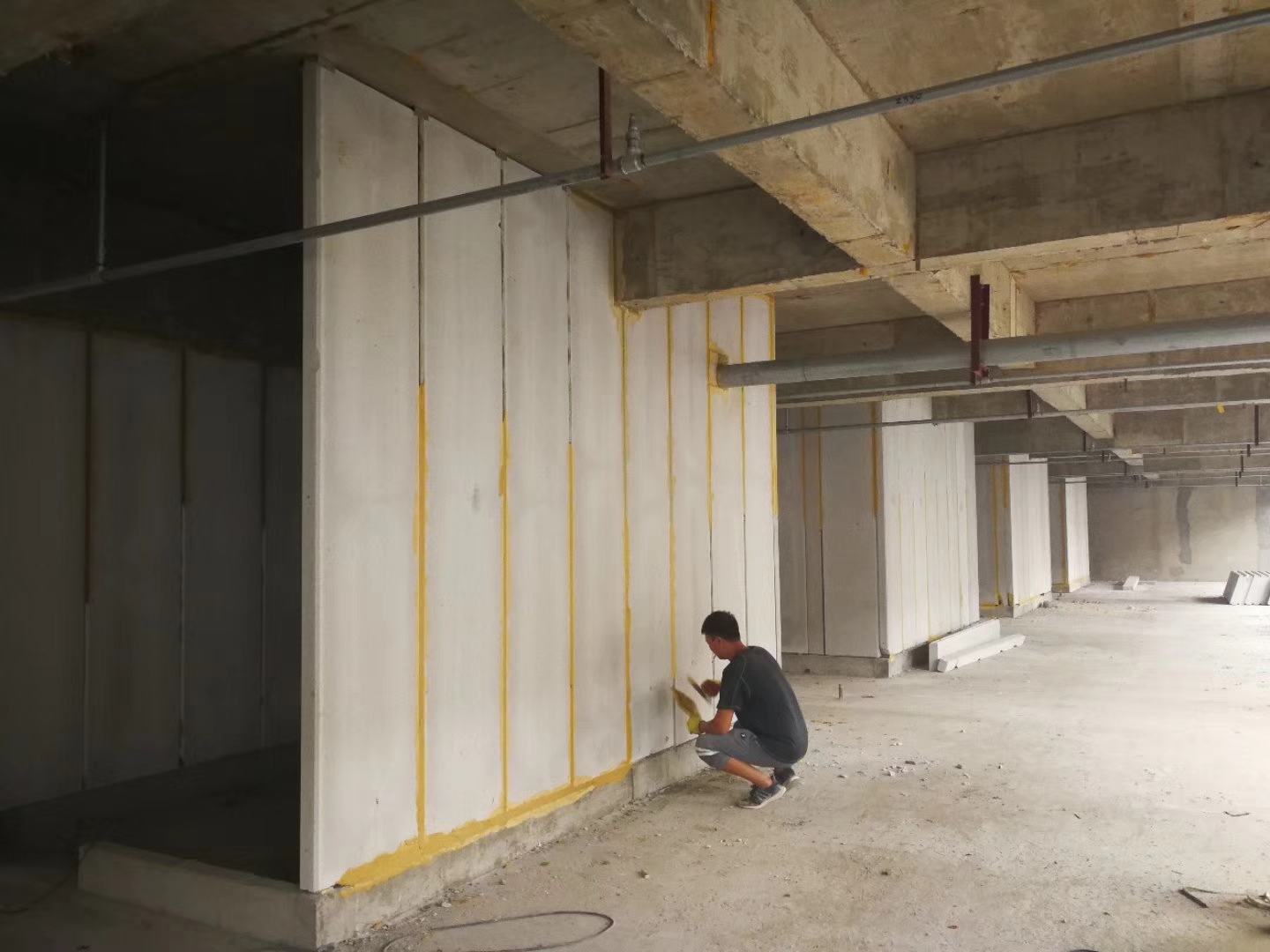 芝罘无机发泡轻骨料混凝土隔墙板施工技术性能研究